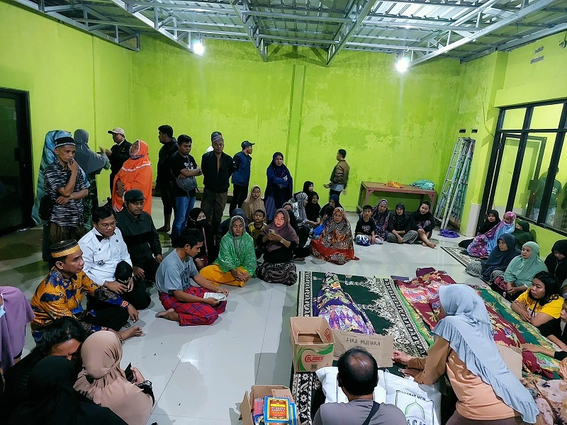 Ketua DPRD Rudianto Lallo Melayat di Rumah Duka Tertimpa Pohon Tumbang di Biringkanaya